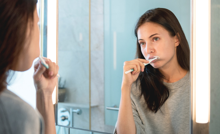 Evde diş macunu nasıl yapılır ağzınız tamamen sağlıklıysa kullanabilirsiniz!